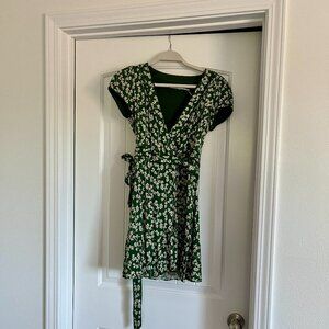Kimchi Blue Size S women's wrap dress green and white boho casual